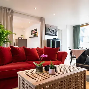 Appartement 2 Bedroom In The Heart Of The Old Town 